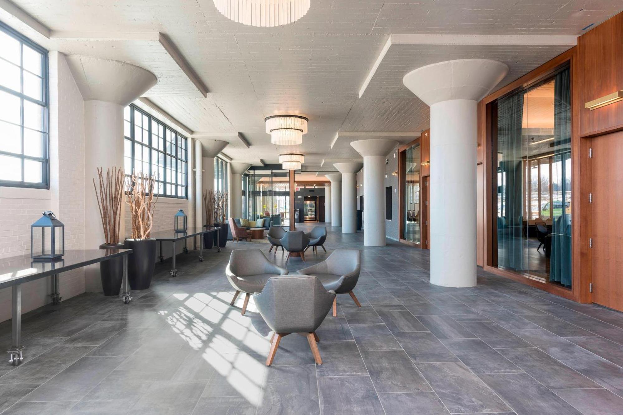 Courtyard By Marriott Waterloo Cedar Falls Ngoại thất bức ảnh