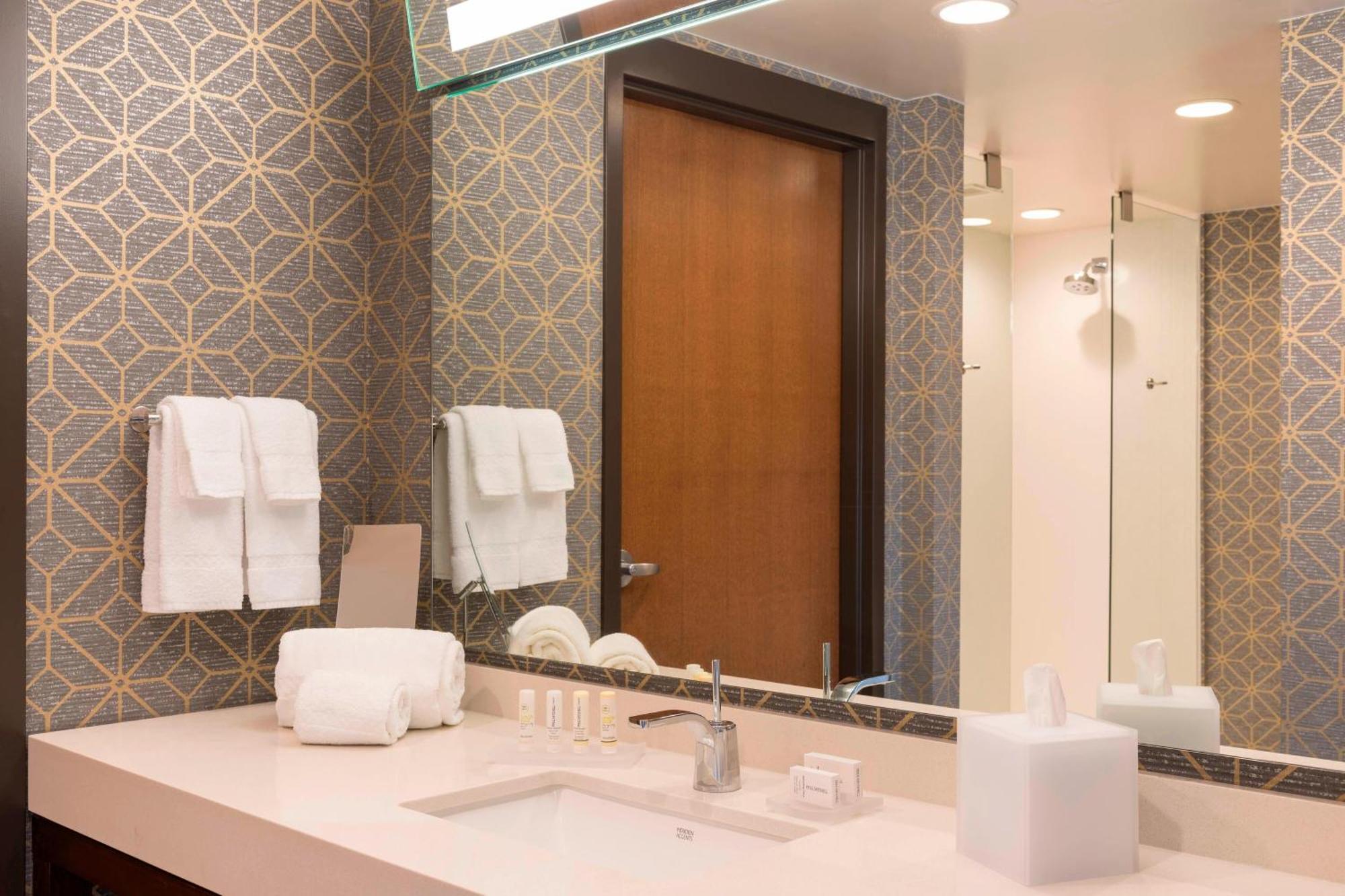 Courtyard By Marriott Waterloo Cedar Falls Ngoại thất bức ảnh