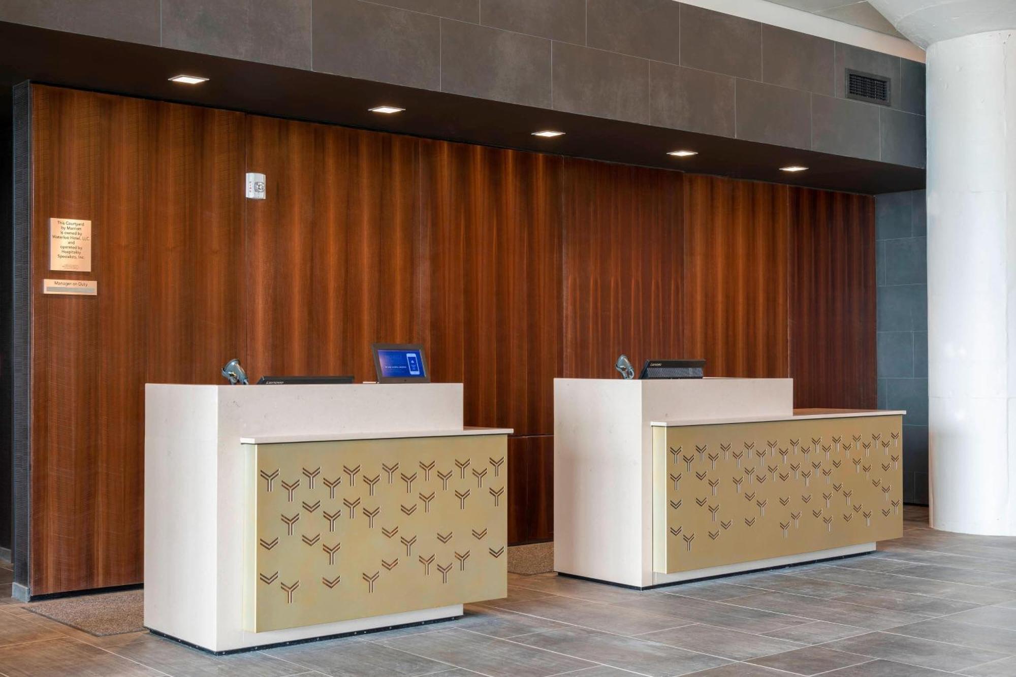 Courtyard By Marriott Waterloo Cedar Falls Ngoại thất bức ảnh