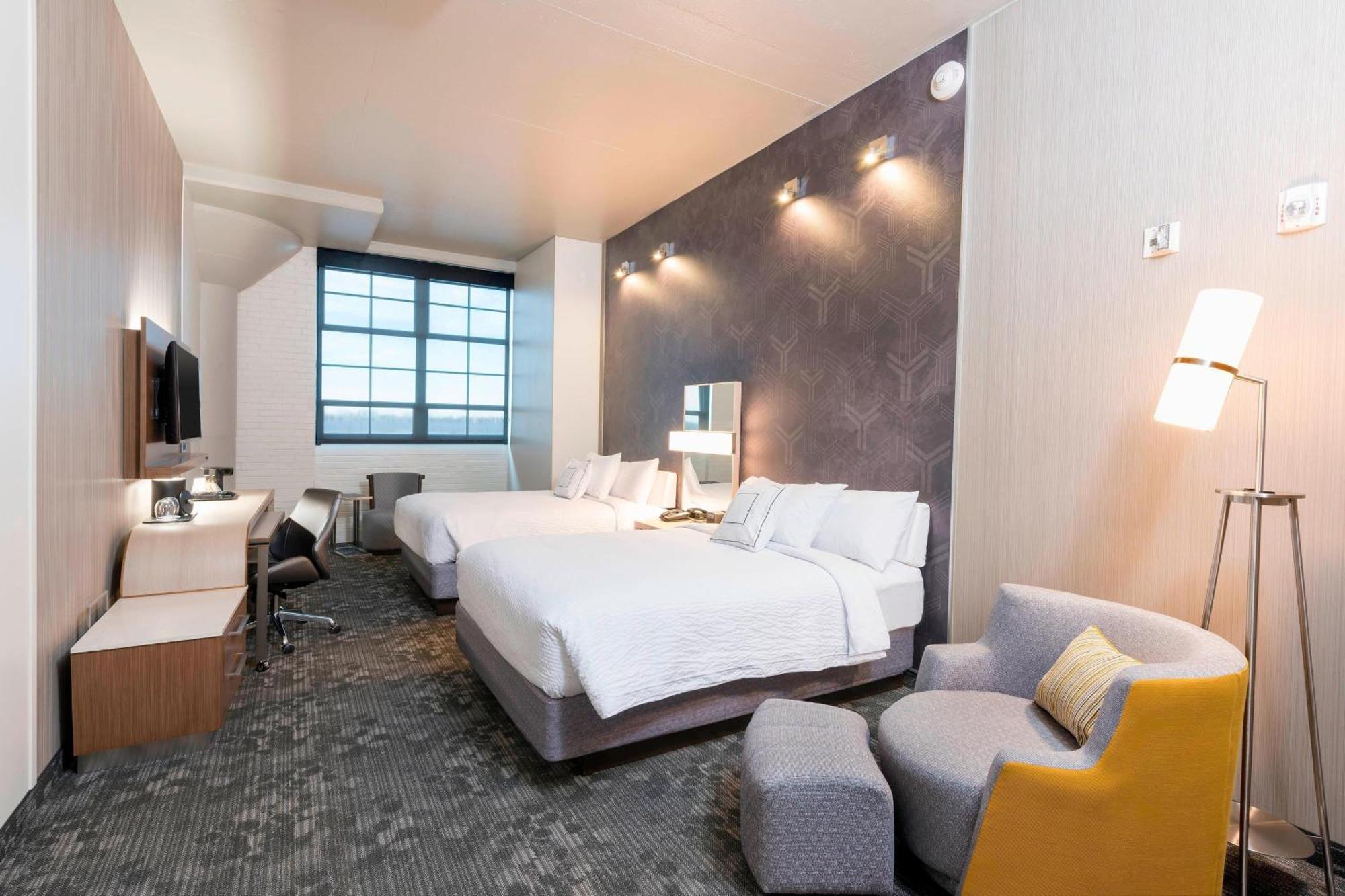 Courtyard By Marriott Waterloo Cedar Falls Ngoại thất bức ảnh